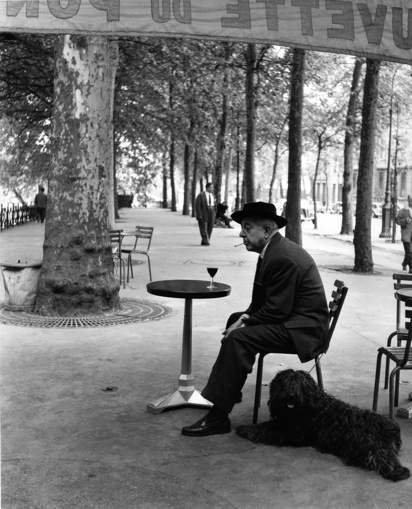 med_robert-doisneau-jacques-prevert-au-gueridon-1955-jpg